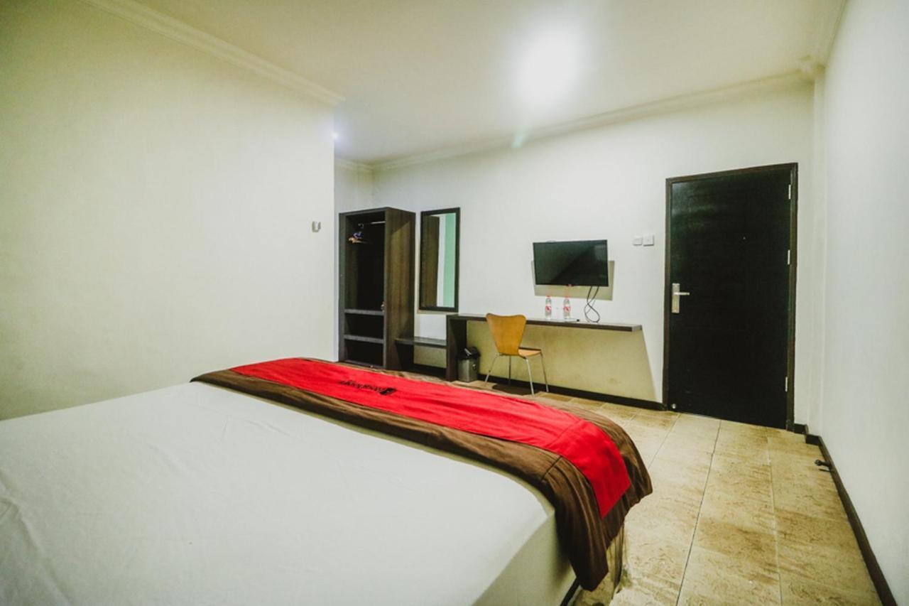 RedDoorz Plus near Jambi Prima Mall Exterior foto